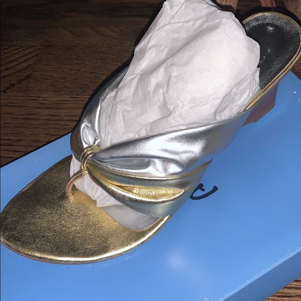 2 tone Wedge